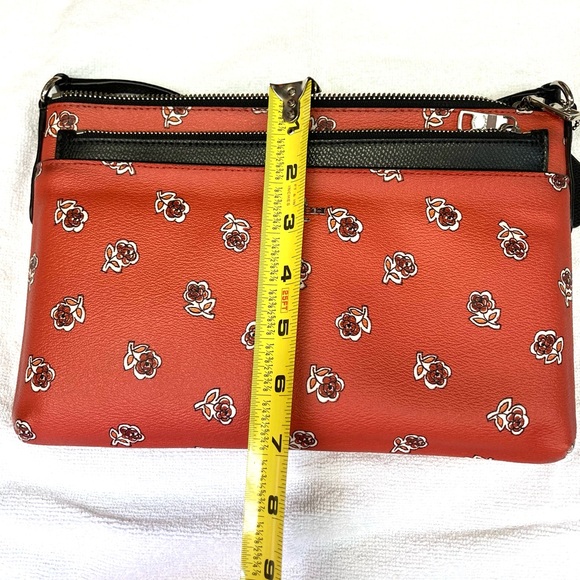 NWOT - COACH East West Crossbody with Pop Up Pouch. Sienna Rose Print. - Picture 2 of 9